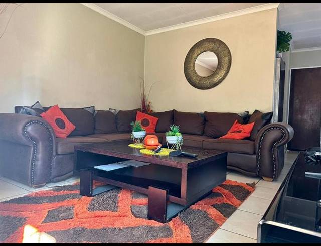 2 BEDROOM TOWNHOUSE FOR SALE IN AMANDASIG